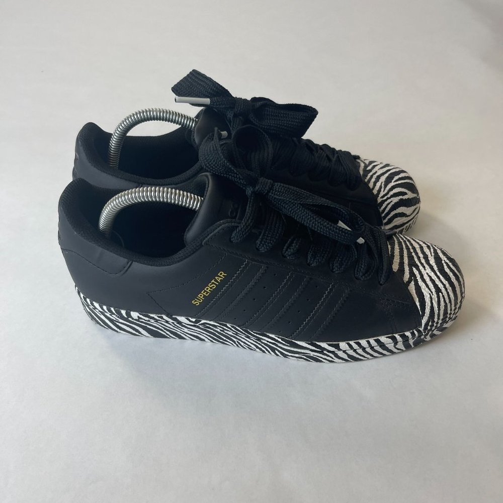 Adidas Superstar Shell Toe Black Zebra Lace Up Edition Womens size 9